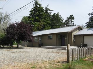 621 19th St, Port Orford, OR 97465