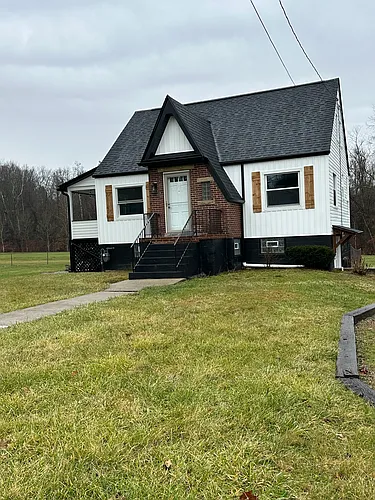 499 Bridge St Photo 1