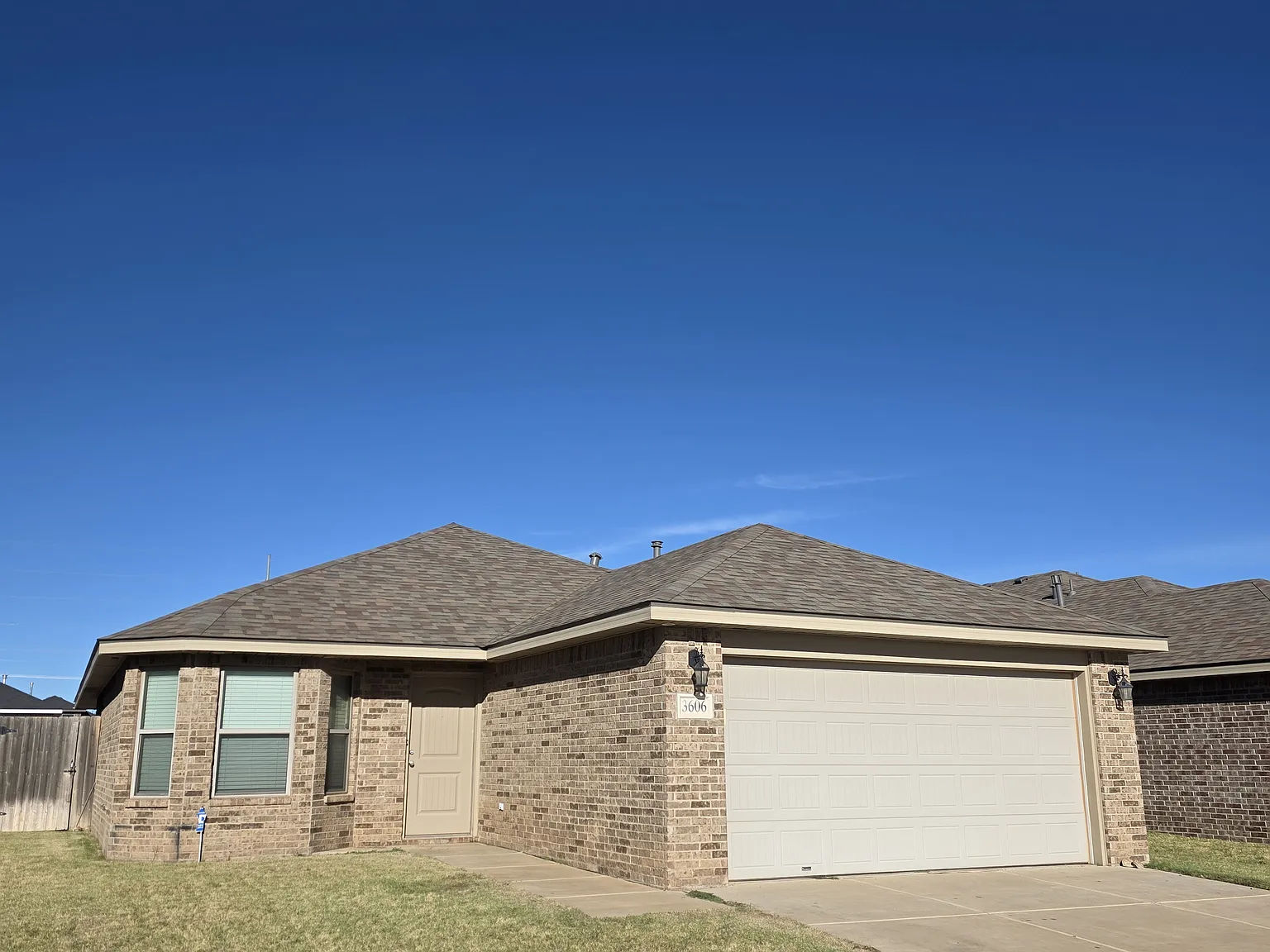 3 bed, 1400 sqft, $1,650 — Photo 1