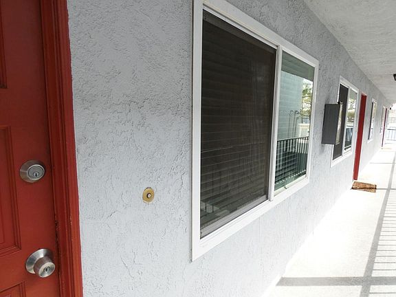 2nd image of 2382 Cedar Ave #2