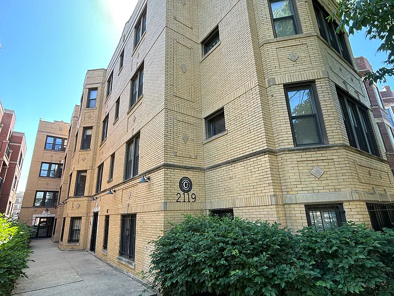 2119 N Campbell Ave #1F — Photo 8