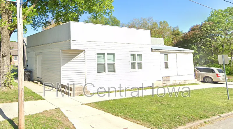 1701 E Walnut St