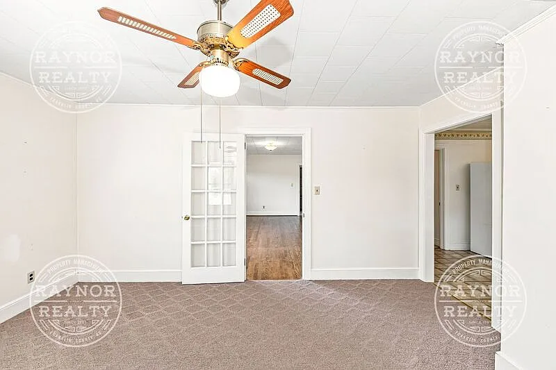 3 bed, 1.0 bath, 1404 sqft, $1,500 — Photo 4