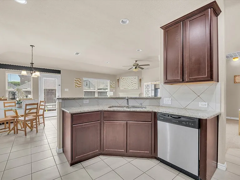 1820 Christopher Creek Dr — Photo 10