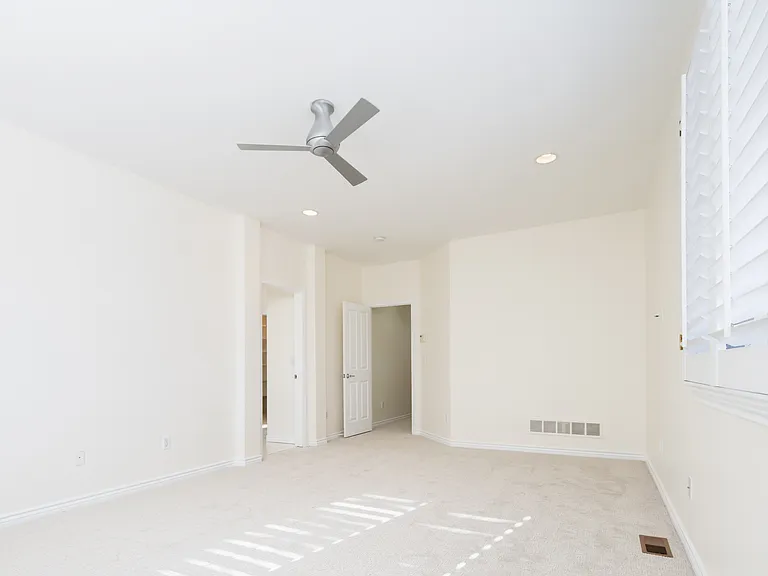 335 N Josephine St #A — Photo 44