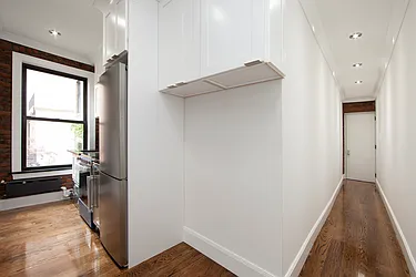 Rented by R New York