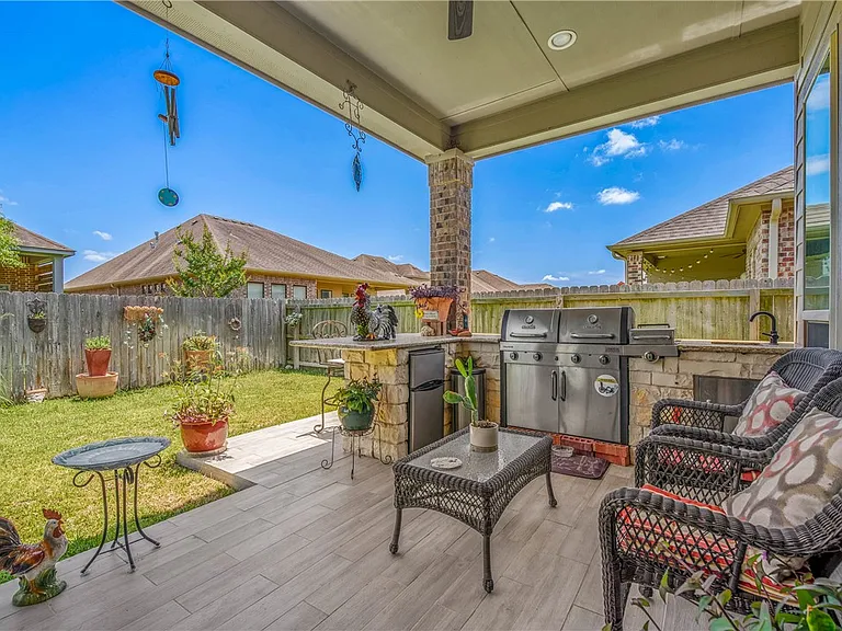 2527 Warkworth Ln — Photo 17
