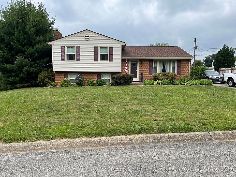 1st image of 737 Greenwich Dr