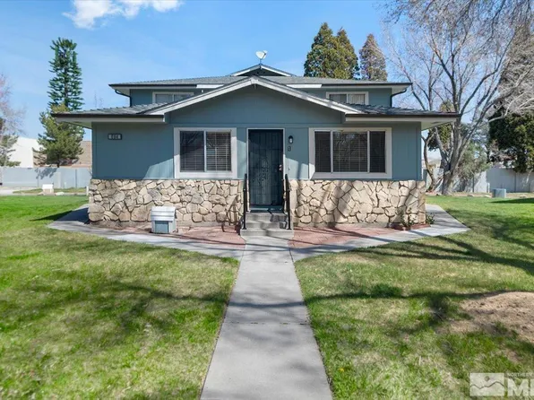 694 Oakwood Dr APT 1, Sparks, NV 89431