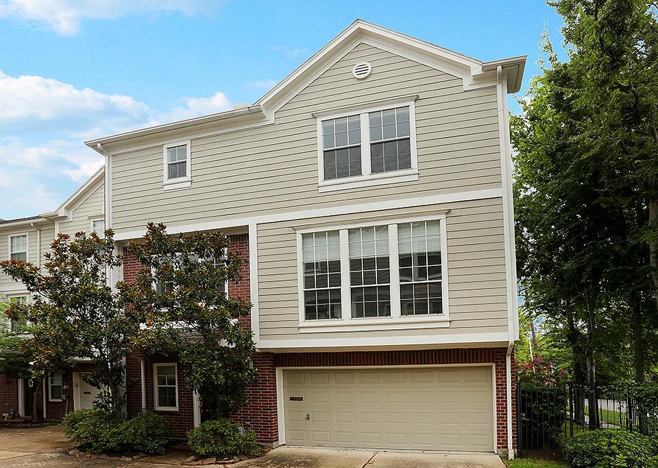 Great opportunity in Rice Military. Small complex, open floor plan, exceptional price!