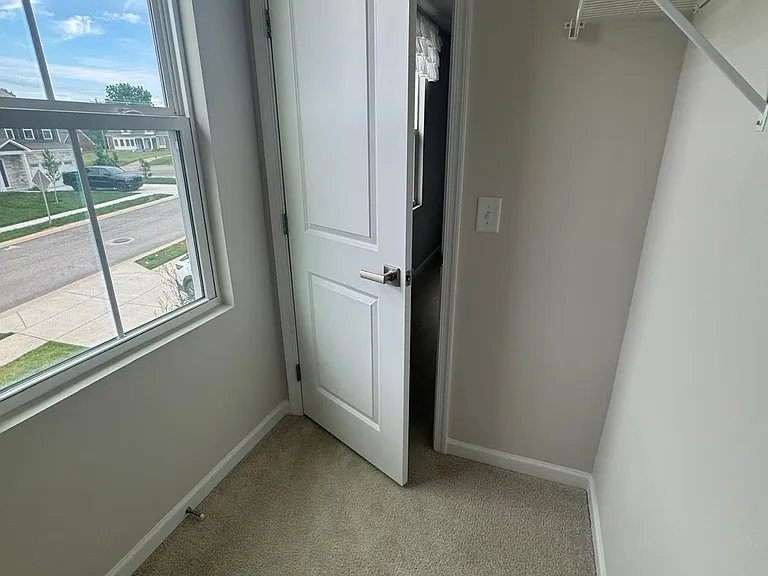 309 Heritage Ave — Photo 9