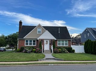 84 Stuyvesant Rd, Teaneck, NJ 07666