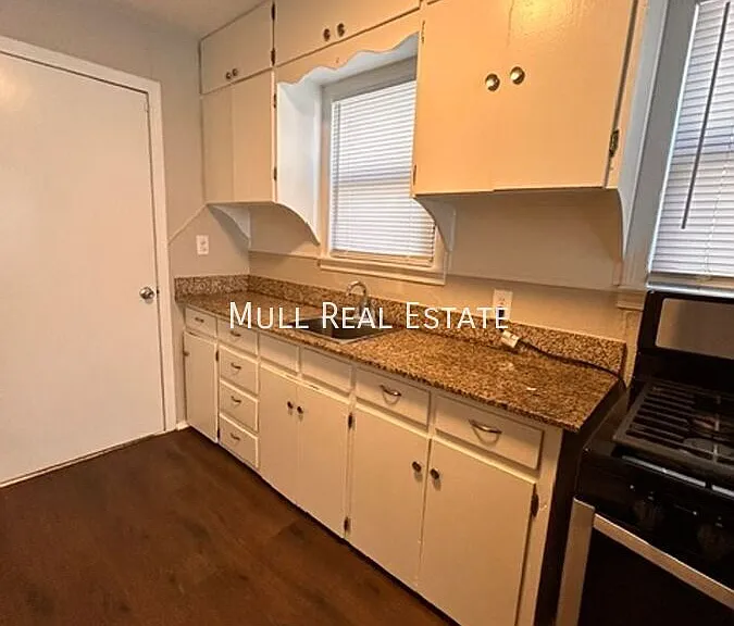4801 N Willow Ave — Photo 6
