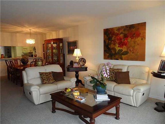 3rd image of 2880 NE 14th Street Causeway #607