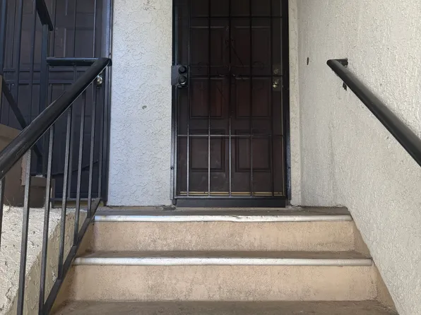 21815 Saticoy St Unit 35, Canoga Park, CA 91304