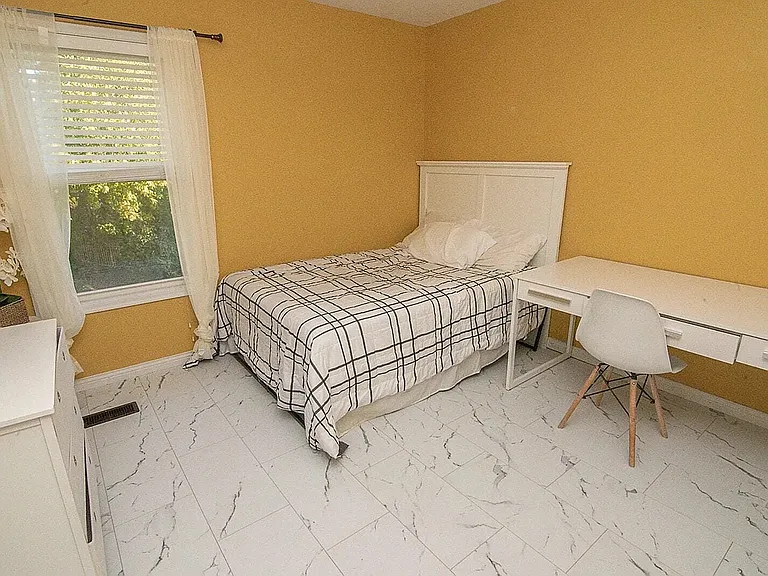 7676 Big Cedar Ct — Photo 35