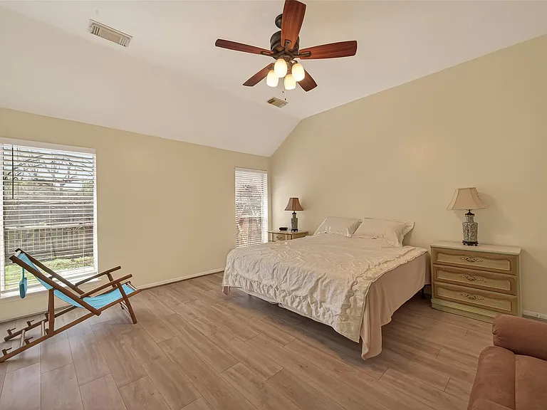 8203 Paddington Place Dr — Photo 21