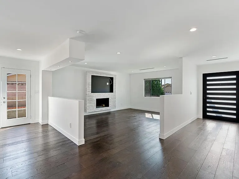 13940 Bermax Ave — Photo 46