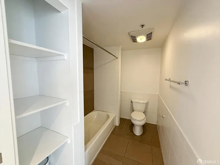 555 4th St #101 — Photo 9
