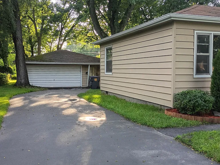 4666 Woodbridge St — Photo 3