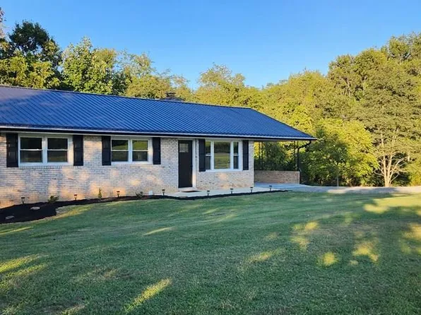 2854 Double Cabin Rd, Hillsville, VA 24343