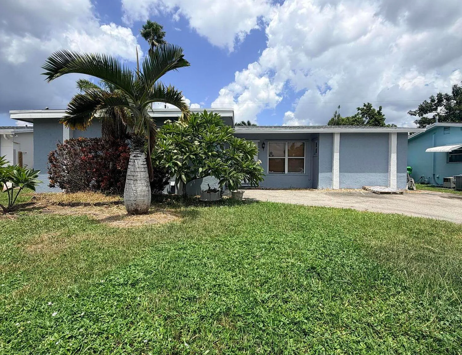 5 bed, 2.0 bath, 1520 sqft, $3,999 — Photo 2