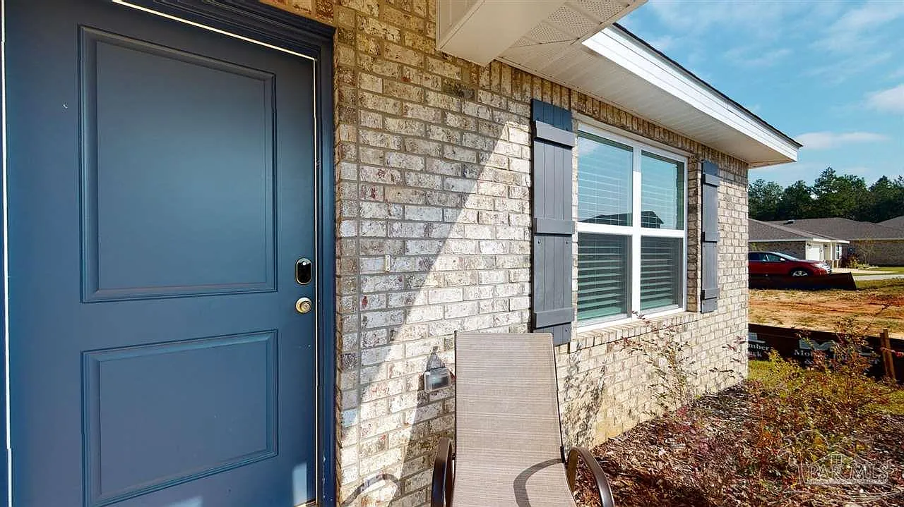 3 bed, 1825 sqft, $2,000 — Photo 3