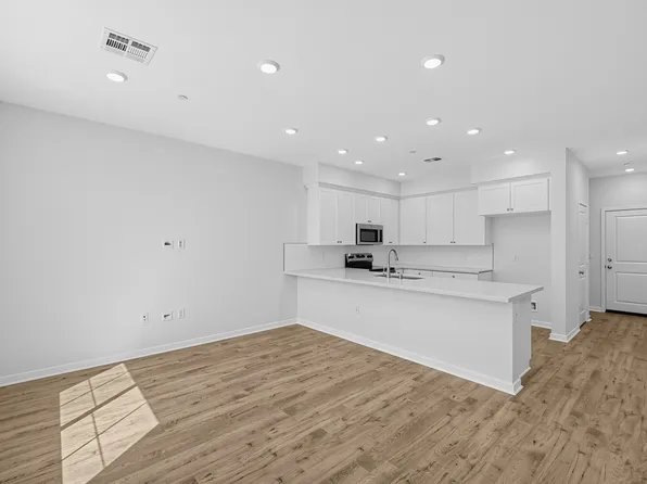 33245 Opal Glass Dr, French Valley, CA 92596
