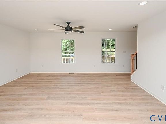 3rd image of 229 Lexington Dr