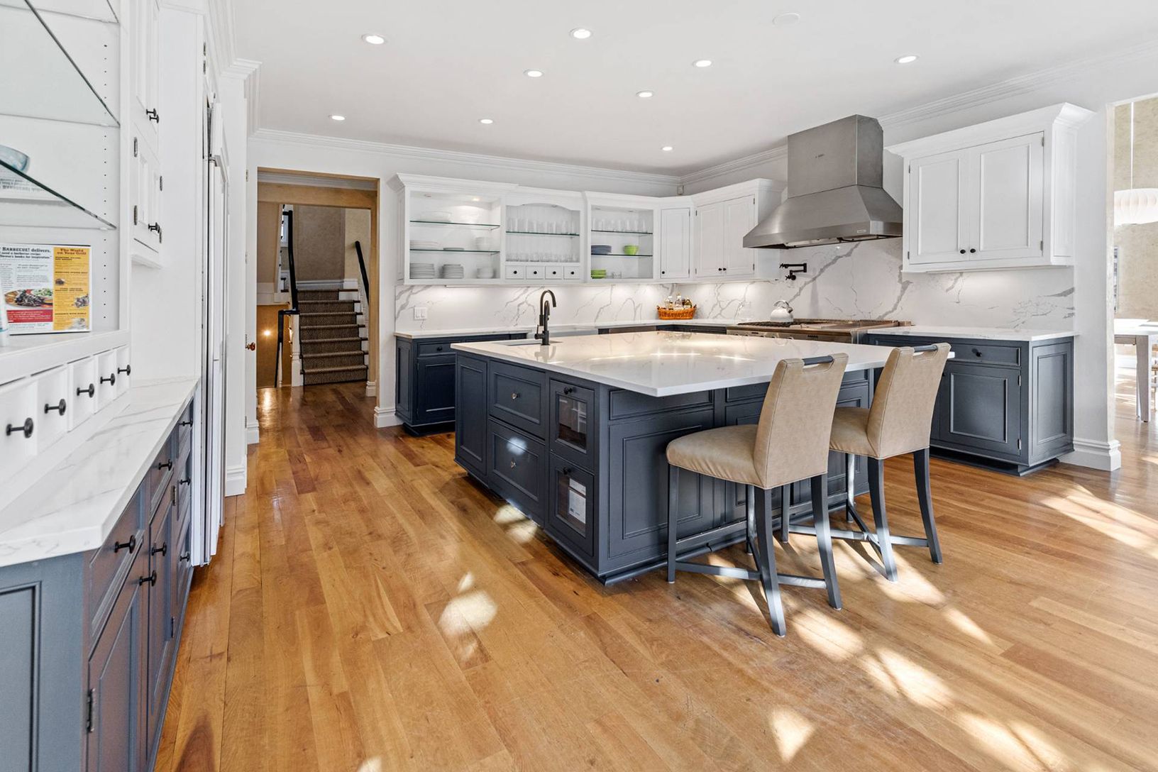  Eat In Gourmet Kitchne