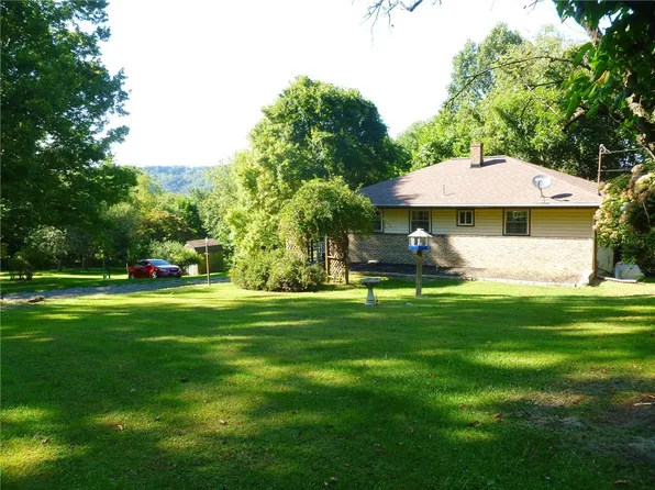 412 Gringo Independence Rd, Aliquippa, PA 15001