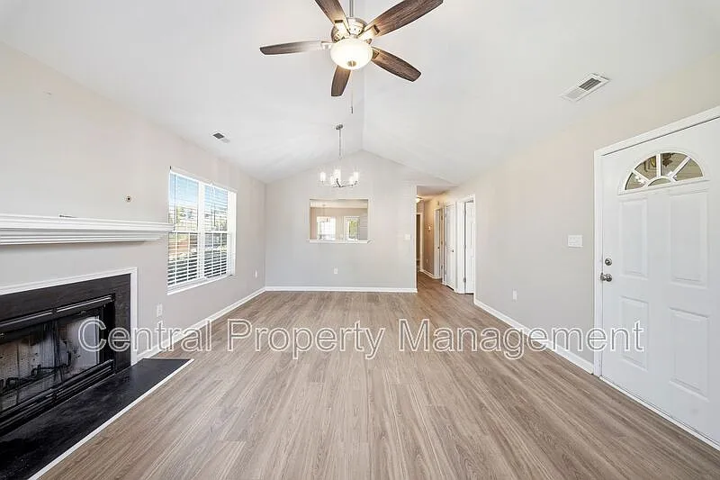 2 bed, 2.0 bath, 1068 sqft, $1,495 — Photo 3