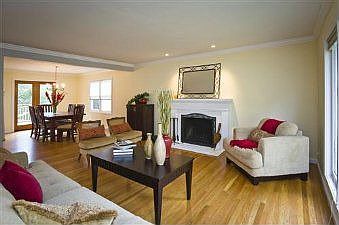 Living room :: 2117 Coronet Blvd