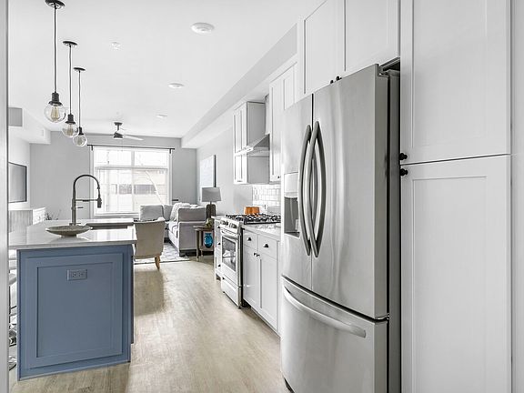 3rd image of 504 Lyman Ave #107