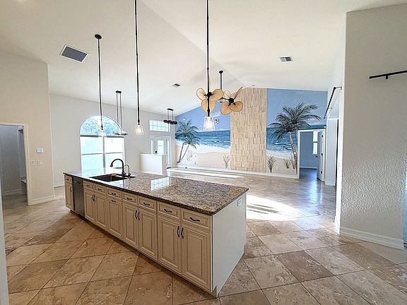 4th image of 194 Grand Oak Cir