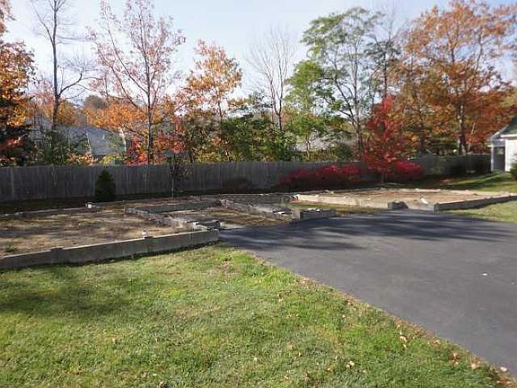 2nd image of 14 & 16 Wiltshire Place Village Condom