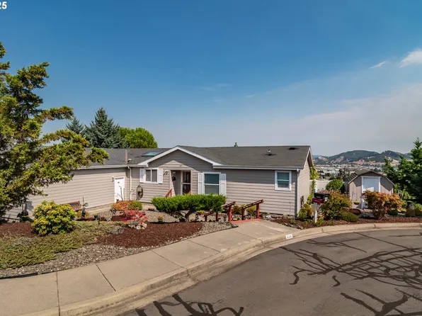 110 Morning Crest Ct, Roseburg, OR 97471