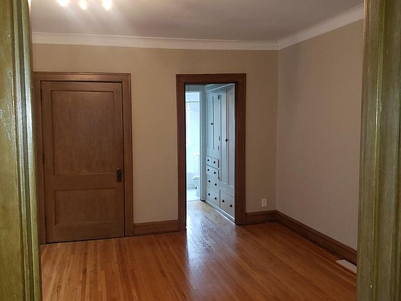 3rd image of 2216 Garfield Ave APT 304