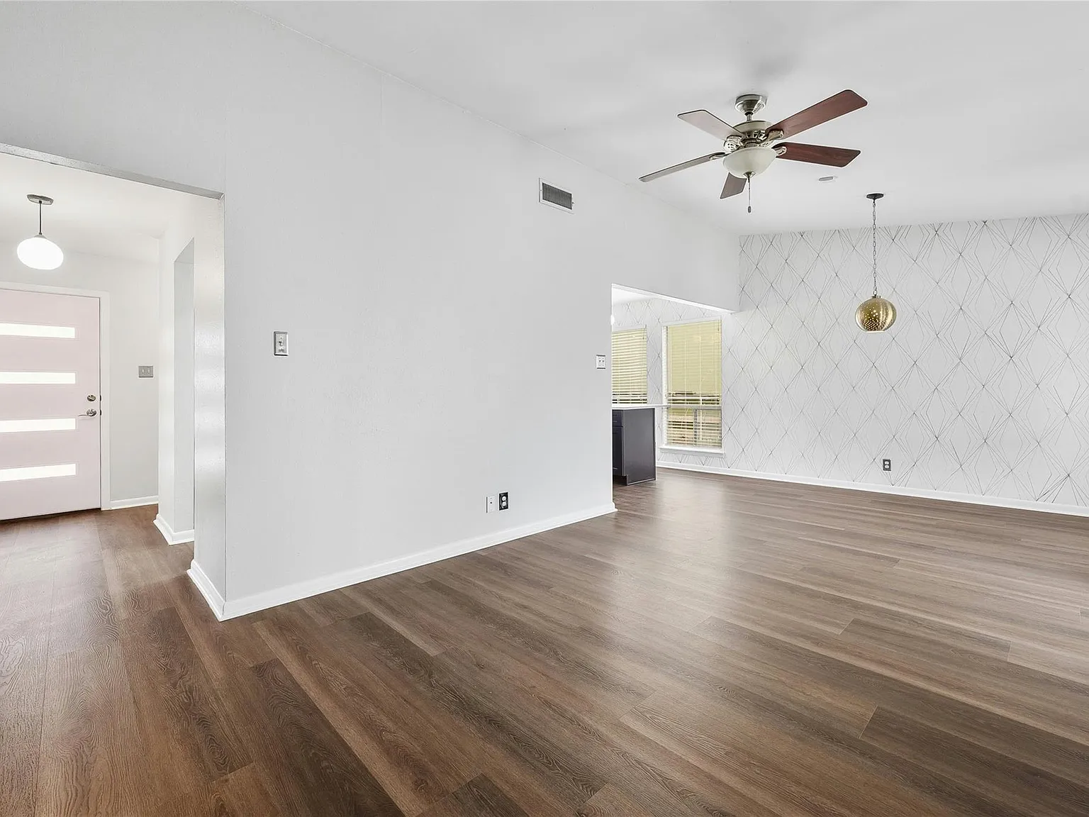3 bed, 2.0 bath, 1592 sqft, $2,850 — Photo 4