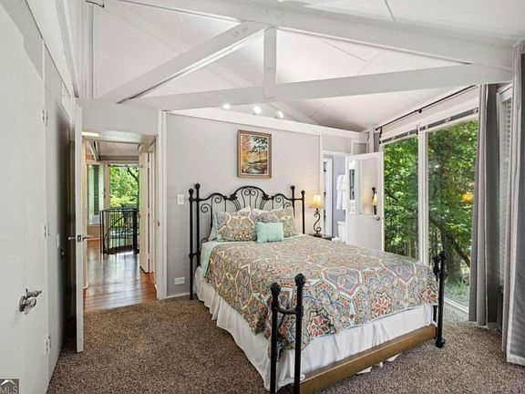 3rd image of 115 Treetop Knoll Dr