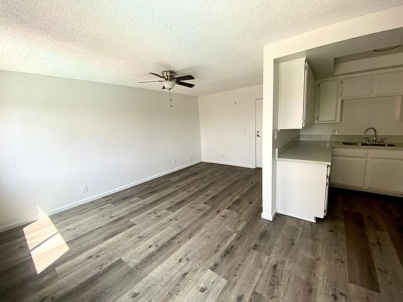 4th image of 4069 Oakwood Ave APT 11
