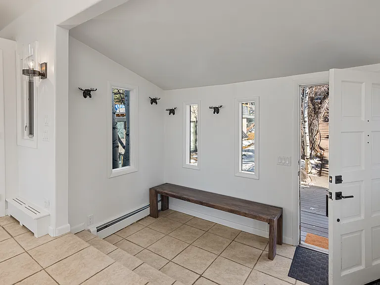 182 Bennett Pl — Photo 18