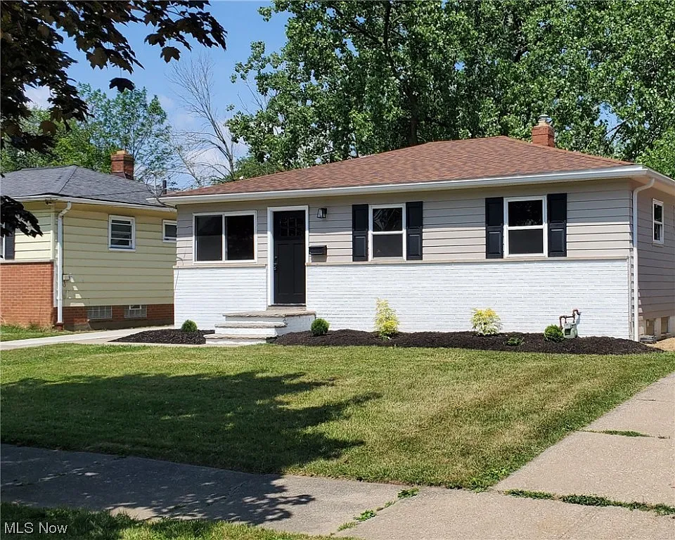 5686 Garfield Ave photo 1