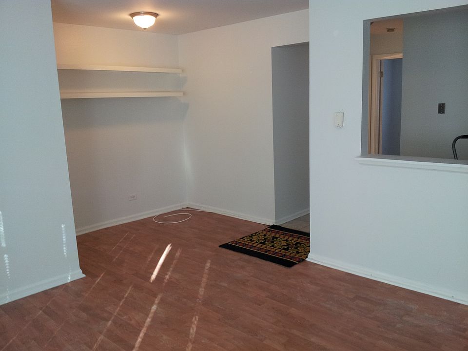 1st image of 33 Briar St APT 16