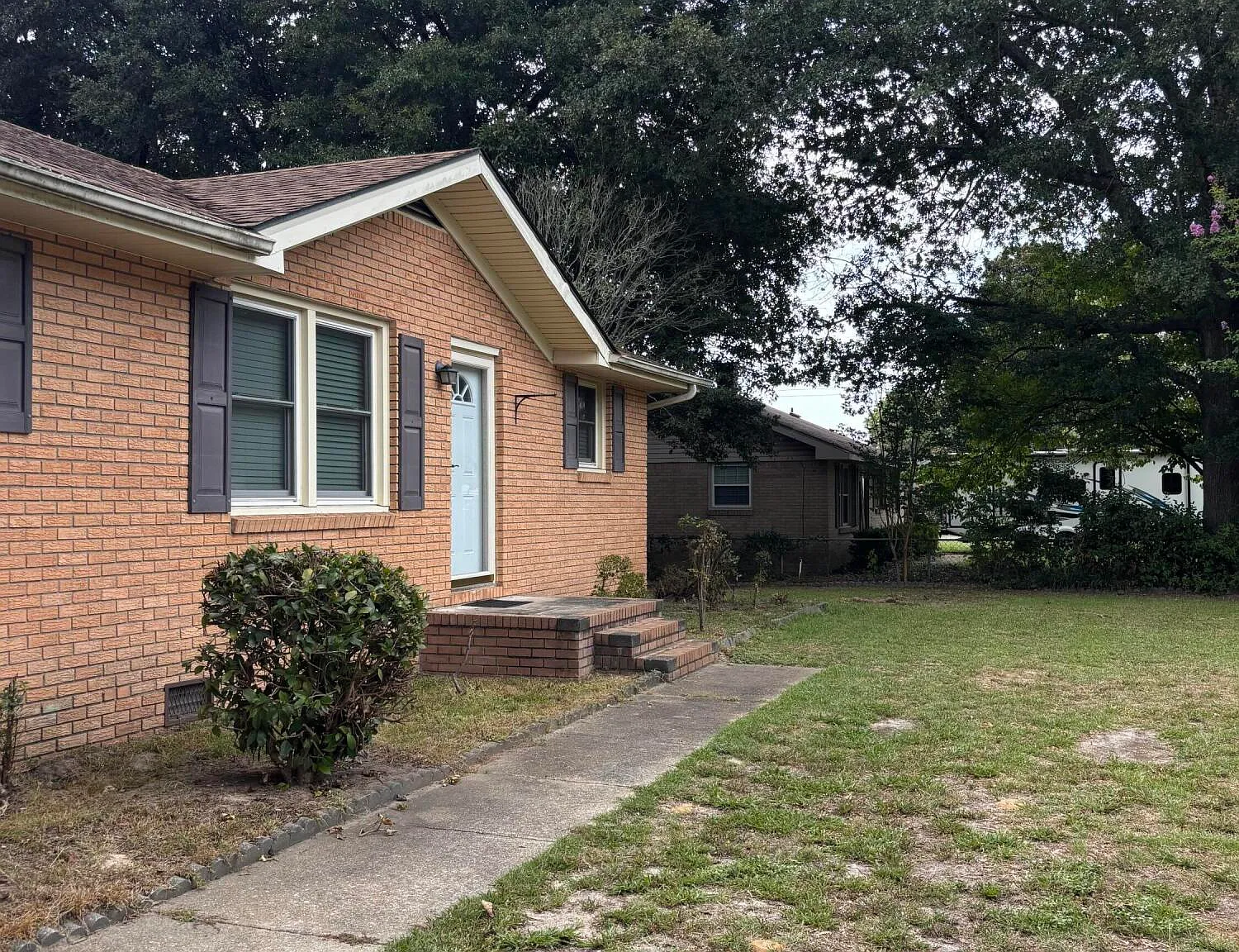 3 bed, 1.5 bath, 1564 sqft, $1,500 — Photo 2