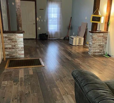 4th image of 745 Woodlawn Ave
