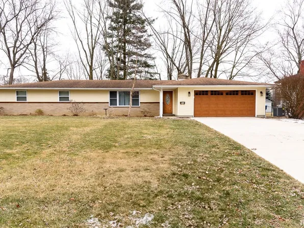 104 Zona Dr, Auburn, IN 46706