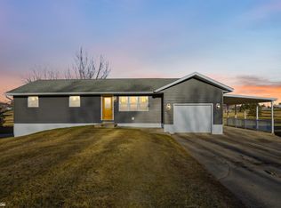 1524 Rainbow Dr, Belle Plaine, IA 52208