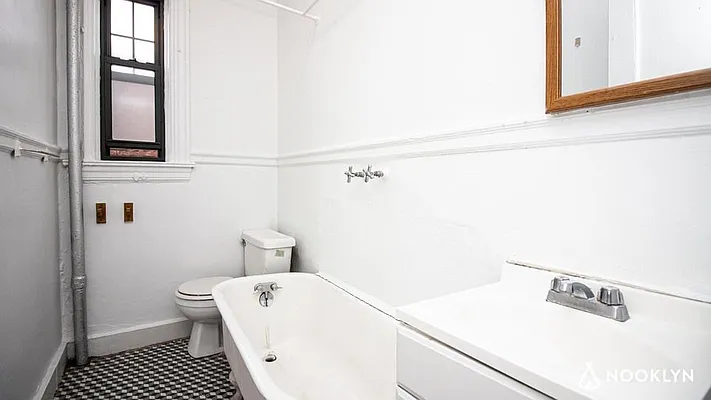 Rented by Nooklyn NYC LLC | media 4