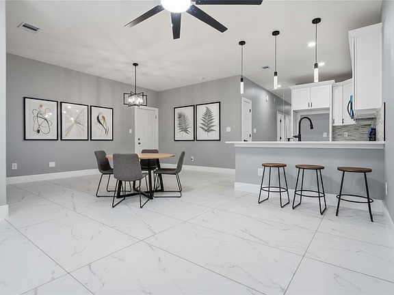 3rd image of 8216 Locksley Rd